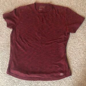 Men’s burgundy & dark grey “grainy look” American Eagle brand t-shirt.  Size L.